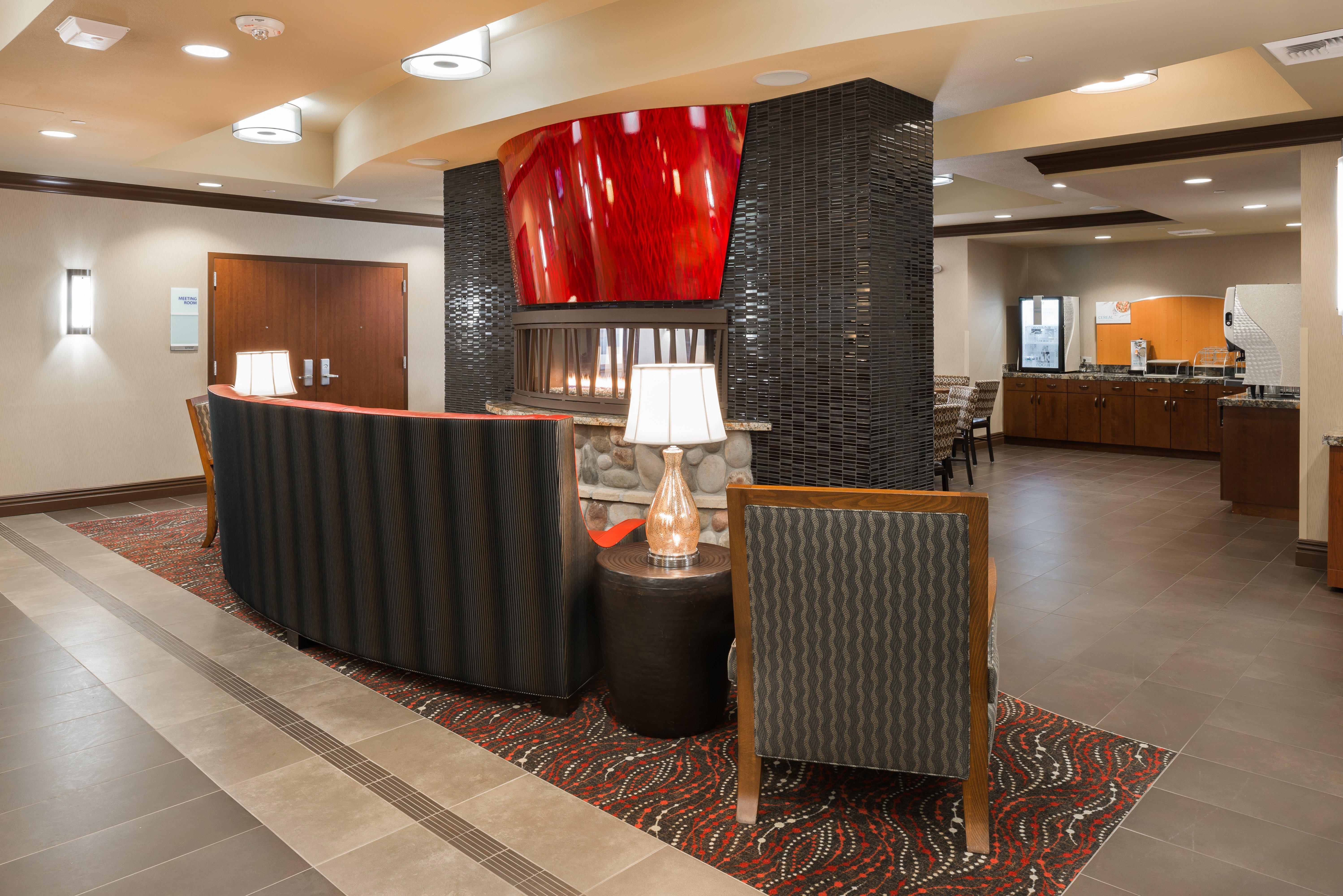 Holiday Inn Express Klamath - Redwood Ntl Pk Area By Ihg Ngoại thất bức ảnh