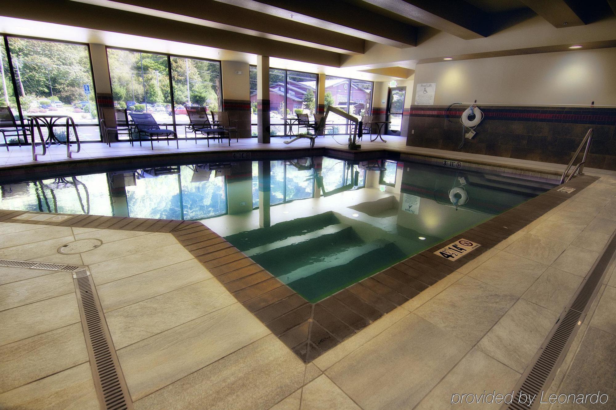 Holiday Inn Express Klamath - Redwood Ntl Pk Area By Ihg Ngoại thất bức ảnh